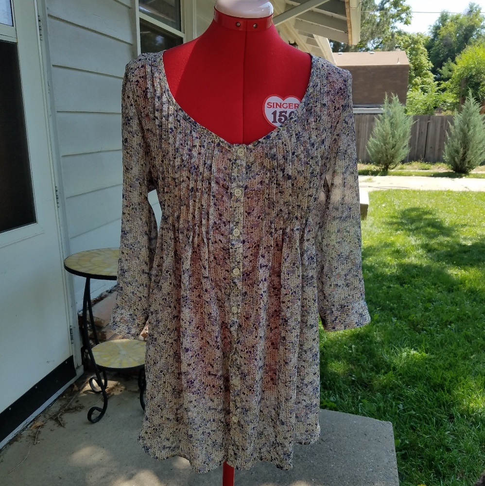 Flowy abstract floral tunic top